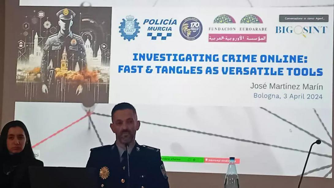 El subinspector José Martínez Marín, en su ponencia en Bolonia